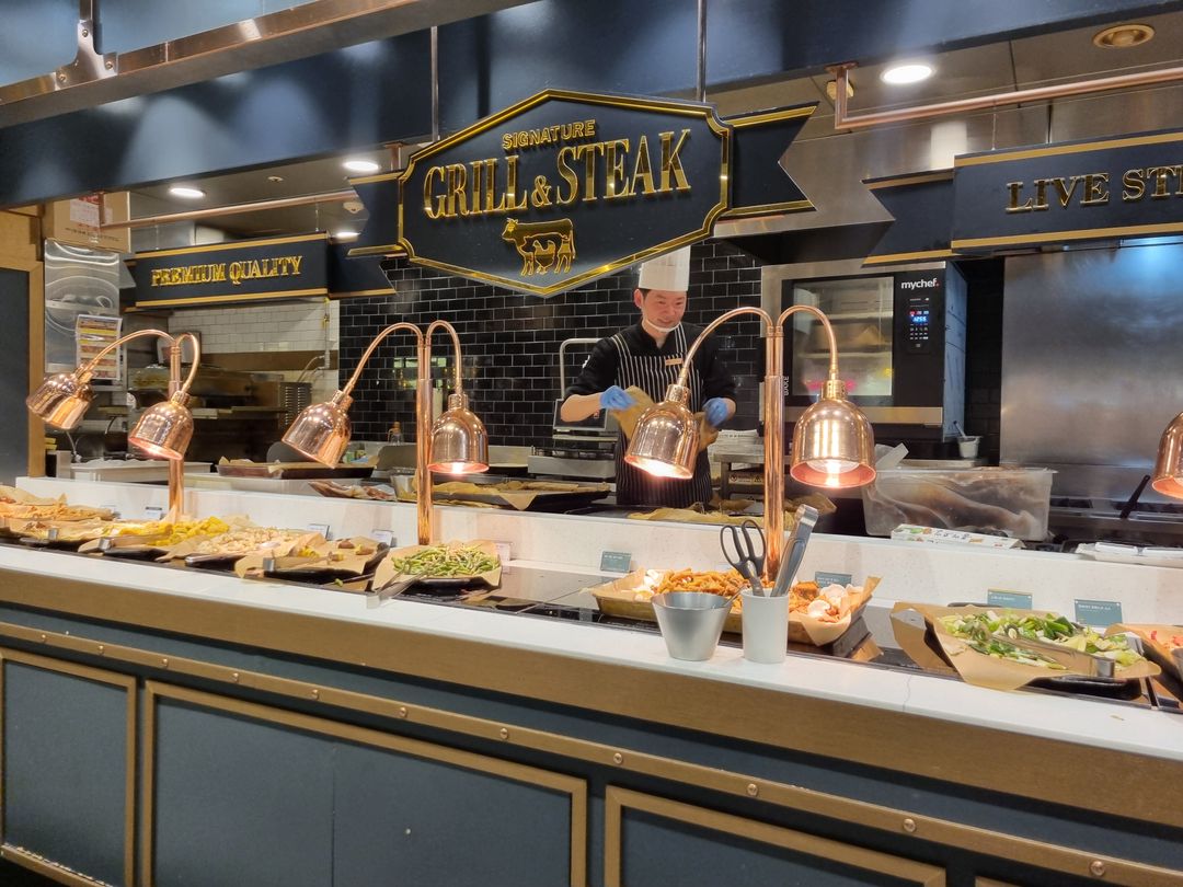 Ashley Queens Buffet New Core