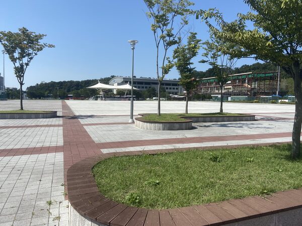 Ichung Cultural Center — photo 1