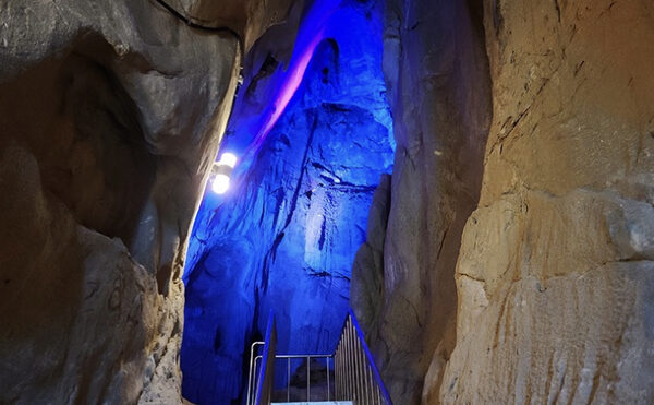 Small Dragon Palace Cave — photo 1