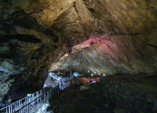 Yongyeon Cave — photo 1