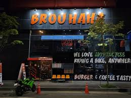 Brouhaha — photo 1