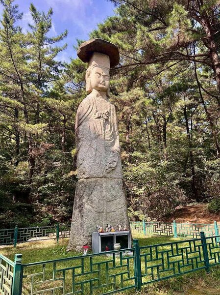 Sapgyo Stone Bodhisattva Standing Statue — photo 1
